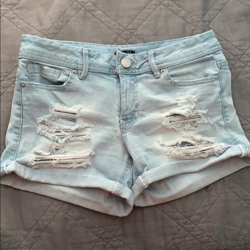rue 21 jean shorts size 3/4 light wash ripped